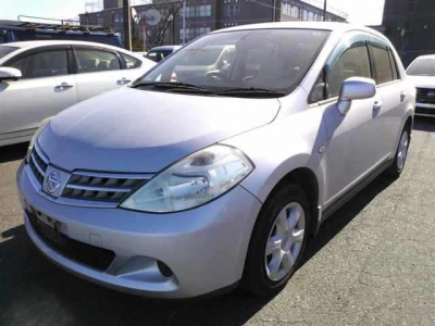NISSAN TIIDA LATIO