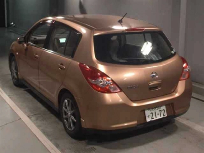 NISSAN TIIDA