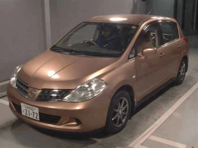 NISSAN TIIDA