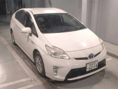 TOYOTA PRIUS
