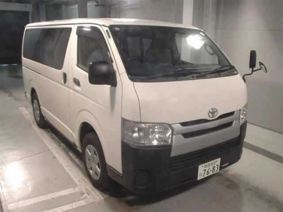 TOYOTA HIACE VAN