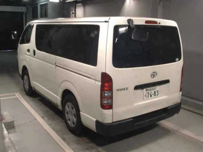 TOYOTA HIACE VAN