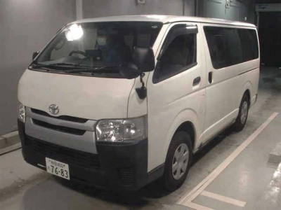 TOYOTA HIACE VAN