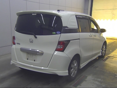 HONDA FREED SPIKE