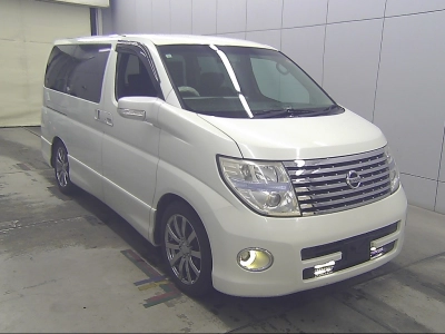 NISSAN ELGRAND