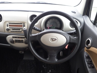 DAIHATSU MOVE LATTE