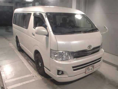 TOYOTA HIACE WAGON