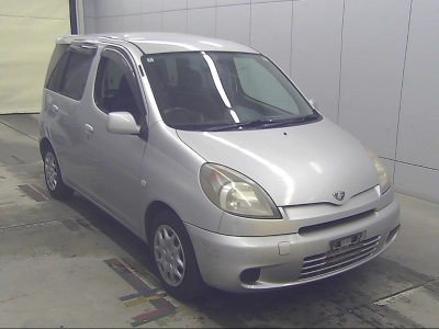 TOYOTA FUN CARGO