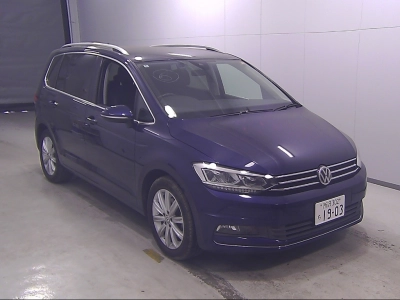 VOLKSWAGEN GOLF TOURAN