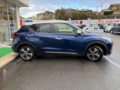 NISSAN KICKS