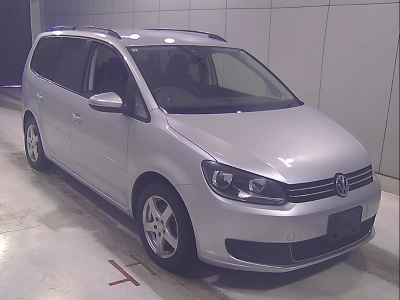 VOLKSWAGEN GOLF TOURAN