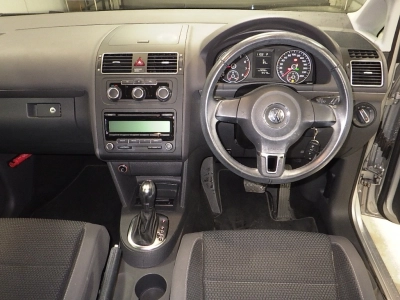 VOLKSWAGEN GOLF TOURAN