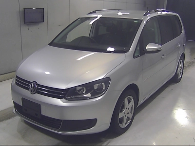 VOLKSWAGEN GOLF TOURAN