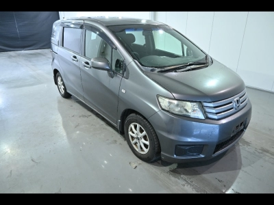 HONDA FREED SPIKE