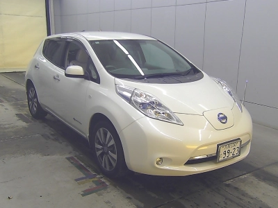 NISSAN LEAF