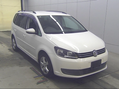 VOLKSWAGEN GOLF TOURAN