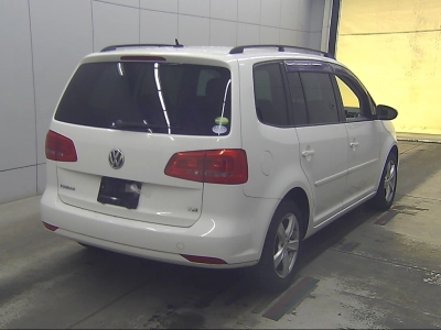 VOLKSWAGEN GOLF TOURAN