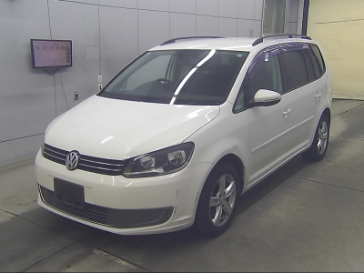 VOLKSWAGEN GOLF TOURAN