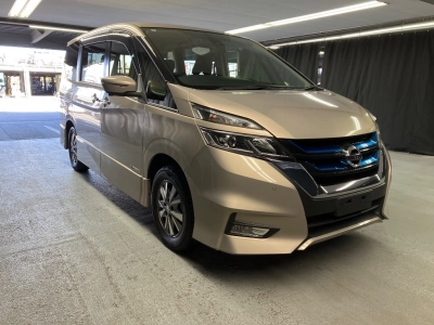 NISSAN SERENA