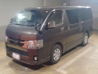 TOYOTA HIACE VAN