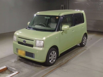TOYOTA PIXIS SPACE