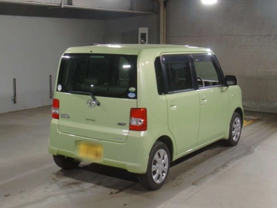 TOYOTA PIXIS SPACE