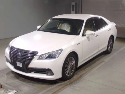 TOYOTA CROWN HYBRID