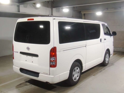TOYOTA REGIUS VAN