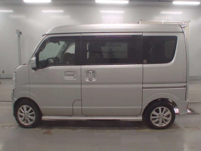 NISSAN NV100 CLIPPER RIO