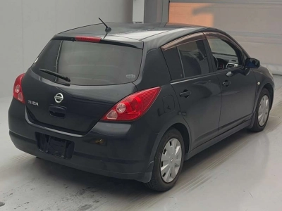 NISSAN TIIDA