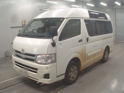 TOYOTA HIACE VAN
