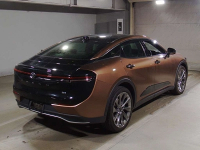 TOYOTA CROWN CROSSOVER