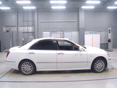 TOYOTA CROWN MAJESTA