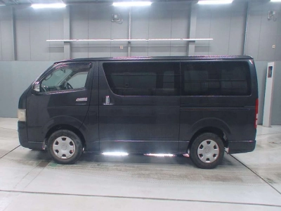 TOYOTA REGIUS VAN