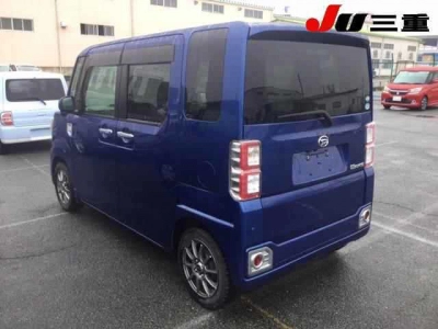 DAIHATSU WAKE