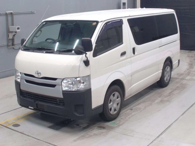 TOYOTA REGIUS VAN