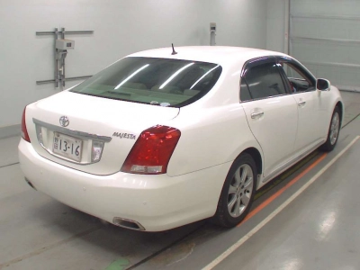 TOYOTA CROWN MAJESTA