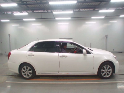 TOYOTA CROWN MAJESTA