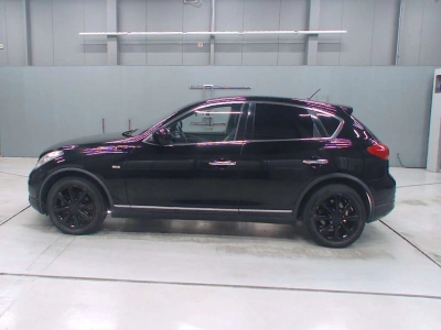 NISSAN SKYLINE CROSSOVER