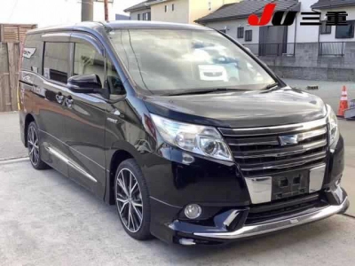 TOYOTA NOAH