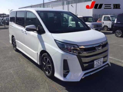 TOYOTA NOAH