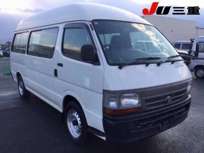 TOYOTA HIACE COMMUTER