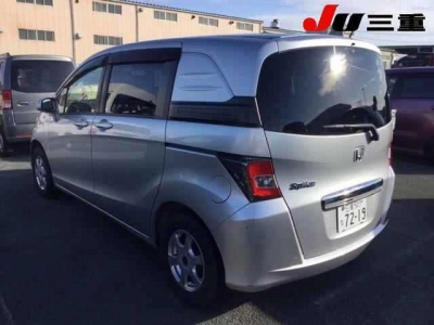 HONDA FREED SPIKE