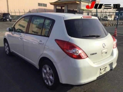 NISSAN TIIDA