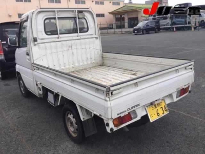 NISSAN CLIPPER TRUCK