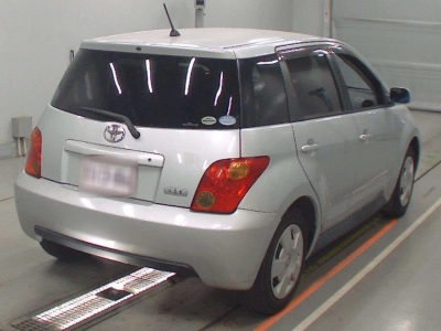 TOYOTA IST