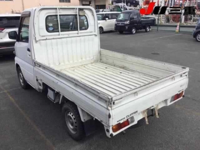 NISSAN CLIPPER TRUCK