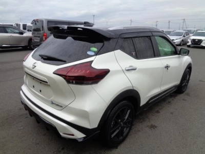 NISSAN KICKS