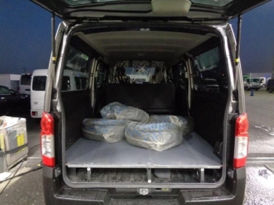 NISSAN NV350 CARAVAN