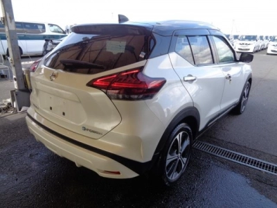 NISSAN KICKS
